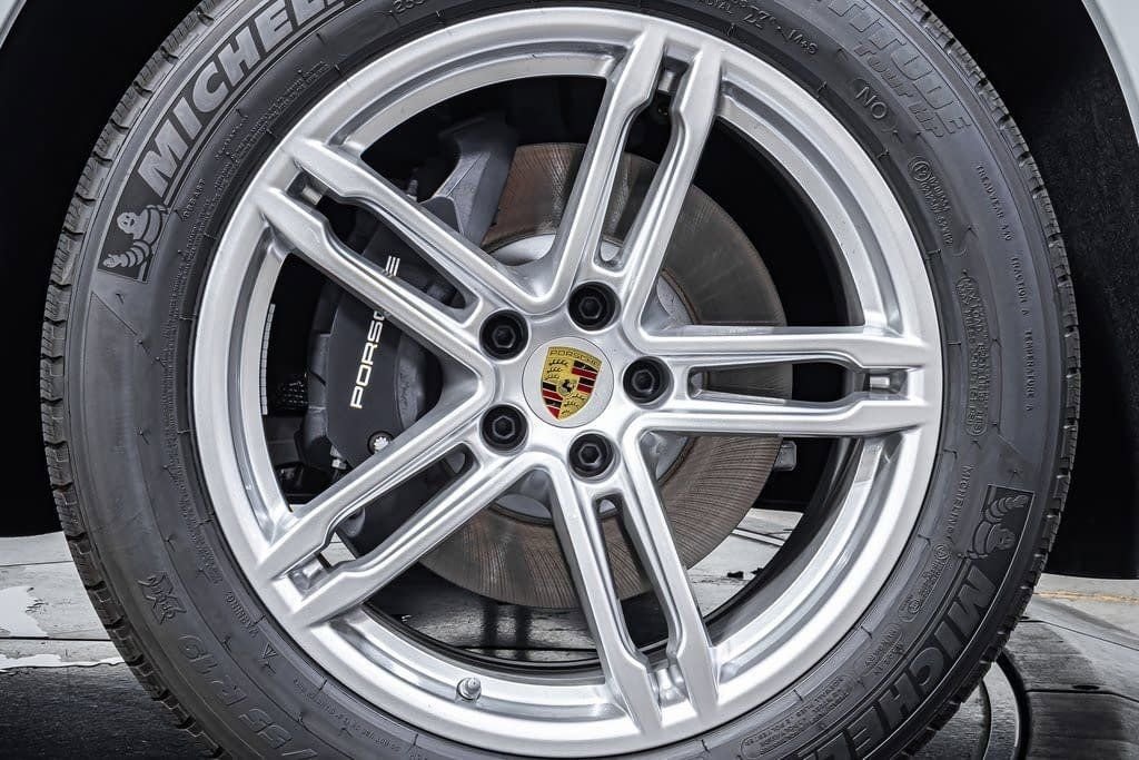 2025 Porsche Macan - Photo 24