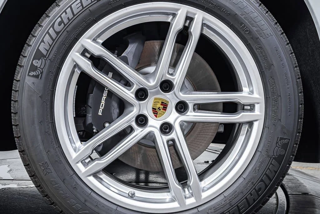 2025 Porsche Macan - Photo 24