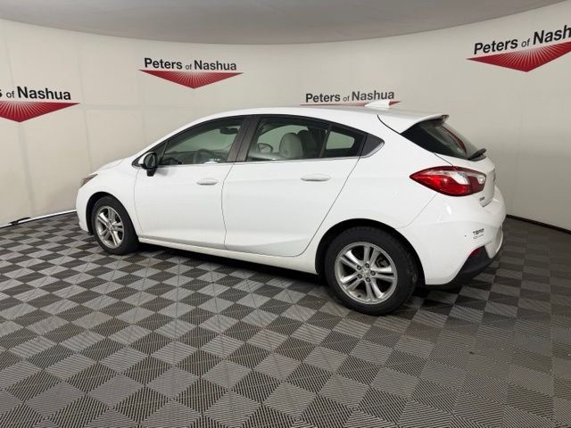 Used 2018 Summit White Chevrolet LT image 3