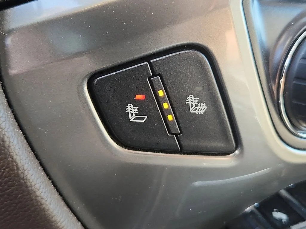 Used 2014 Blue Chevrolet LT image 26