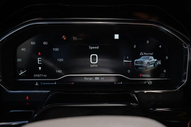 Used 2022 Silver GMC Elevation image 14