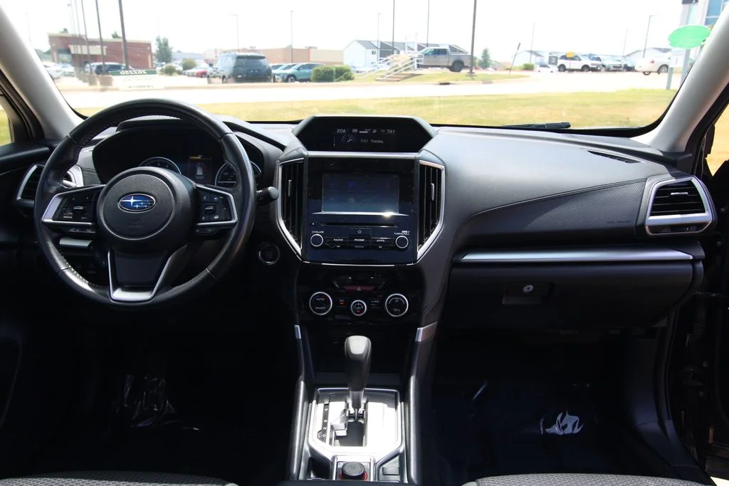 Used 2021  Subaru Premium image 39