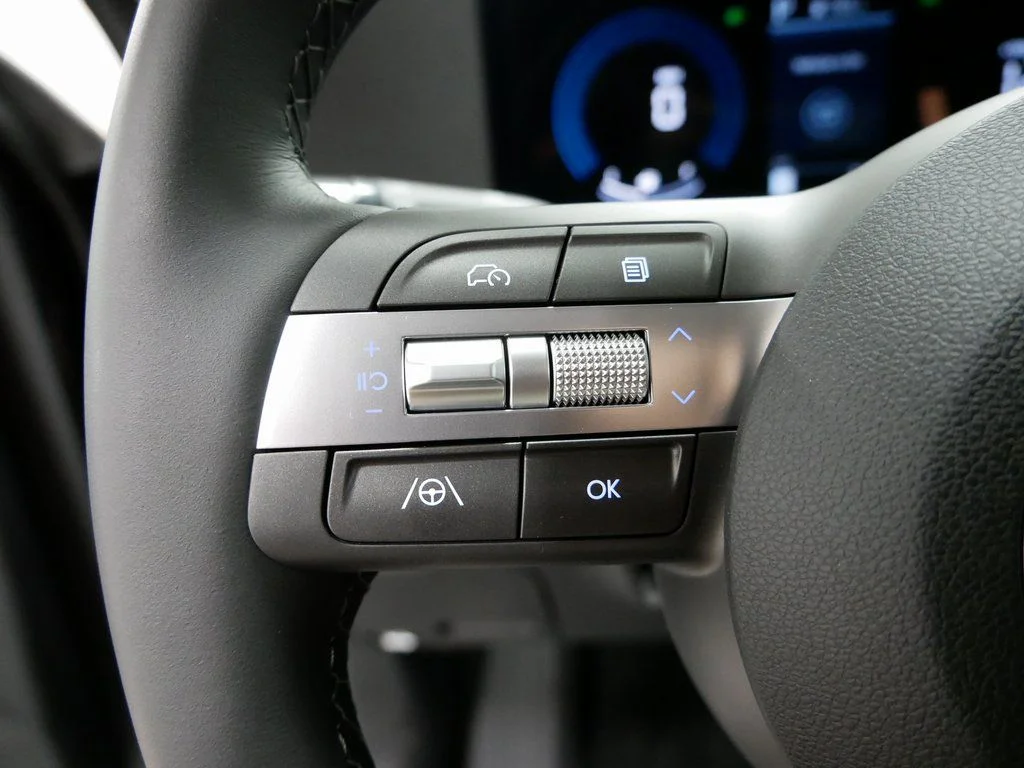 Used 2025 Black Hyundai SEL image 23