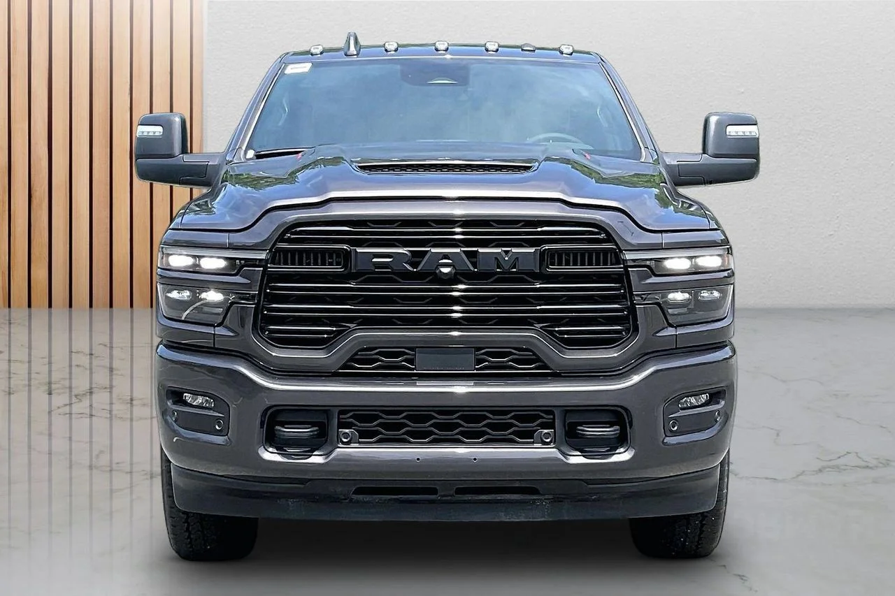 New 2026 Granite Crystal Metallic Clear-Coat Exterior Paint RAM Laramie image 5