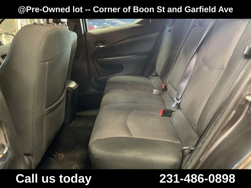 Used 2014 Gray Dodge SE image 21