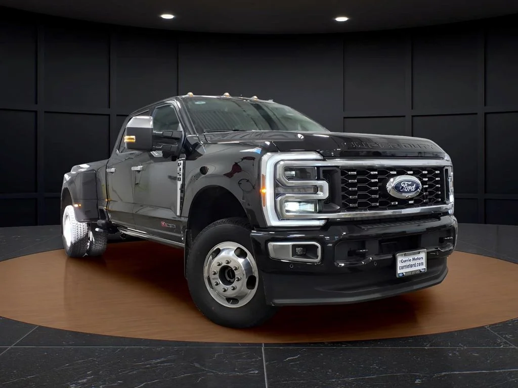 2026 Ford F-350 Platinum 4x4 Crew Cab 8' Box DRW's photo