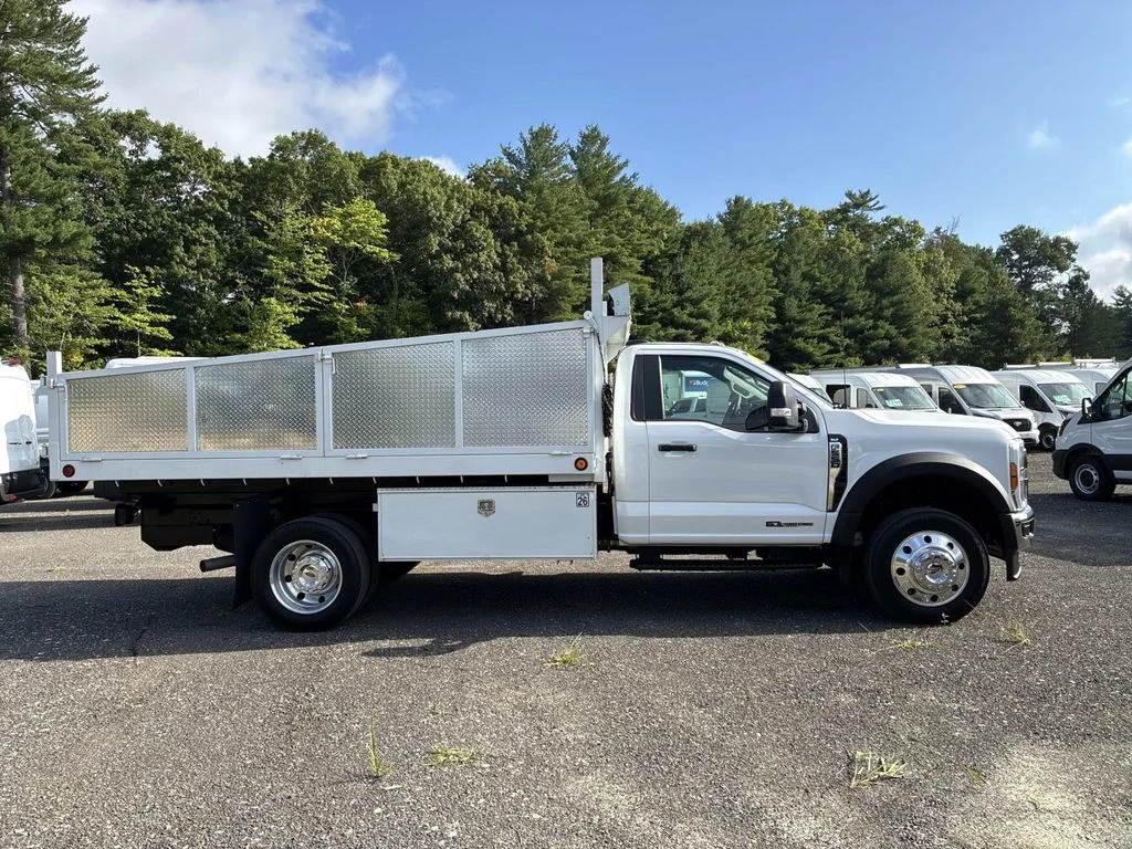 Used 2025 Oxford White Ford XLT image 8