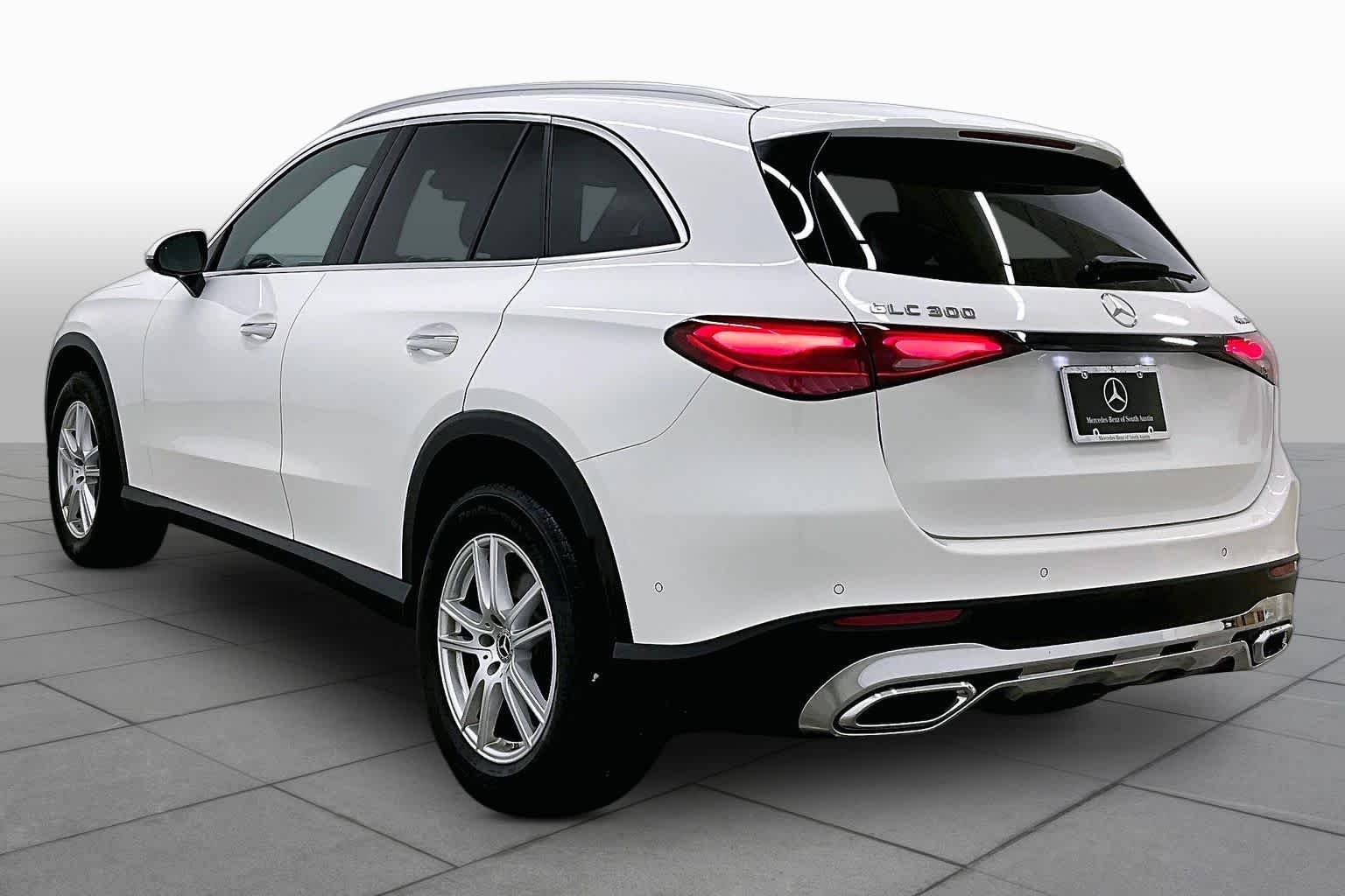 Used 2025 Polar White Mercedes-Benz GLC 300 image 12