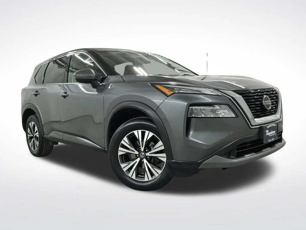 Used 2021 Gun Metallic Nissan SV image 4