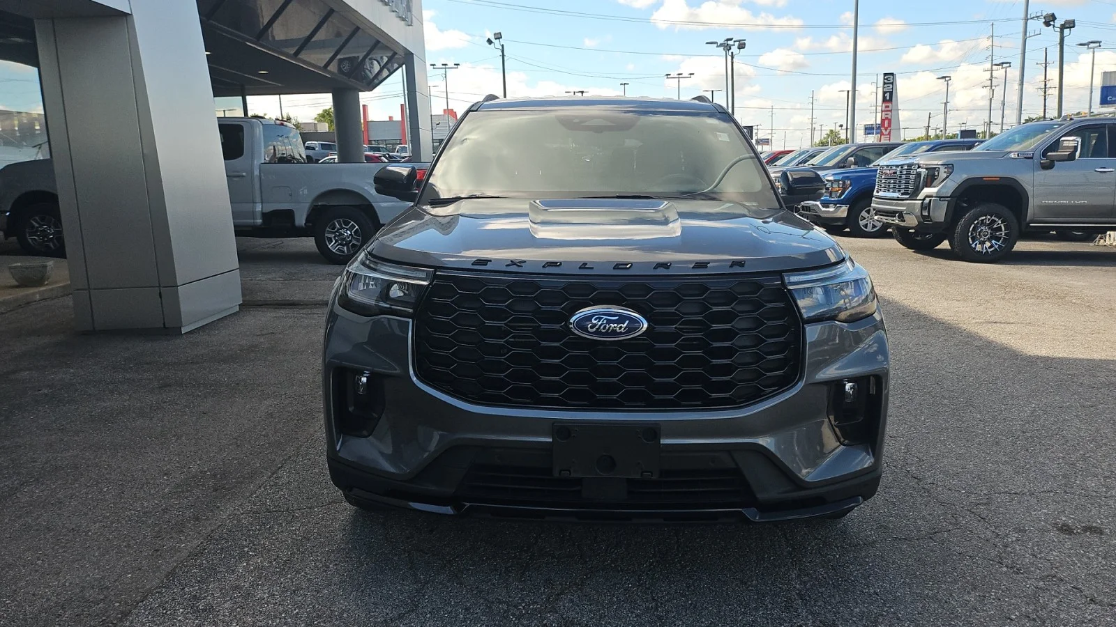 Used 2025 Gray Ford ST-Line 4WD image 7