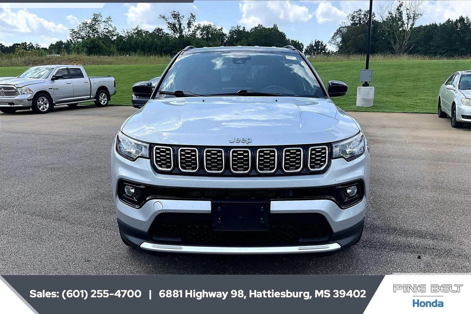 Used 2025 Silver Zynith Metallic Clearcoat Jeep Limited image 5