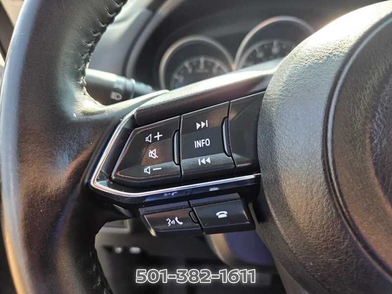 Used 2023 White Metallic MAZDA 2.5 S PREFERRED PACKAGE AWD image 28