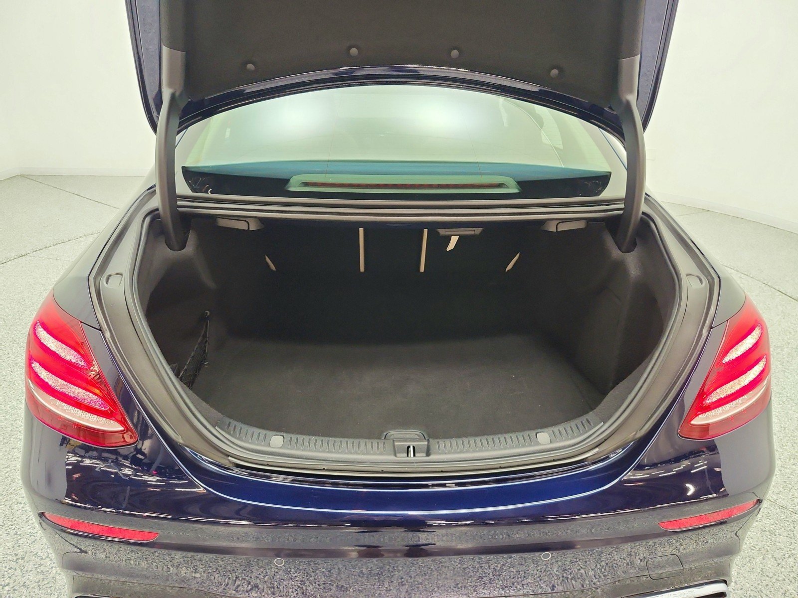 Used 2019 Lunar Blue Metallic Mercedes-Benz AMG® E 63 S 4MATIC+ Sedan image 19