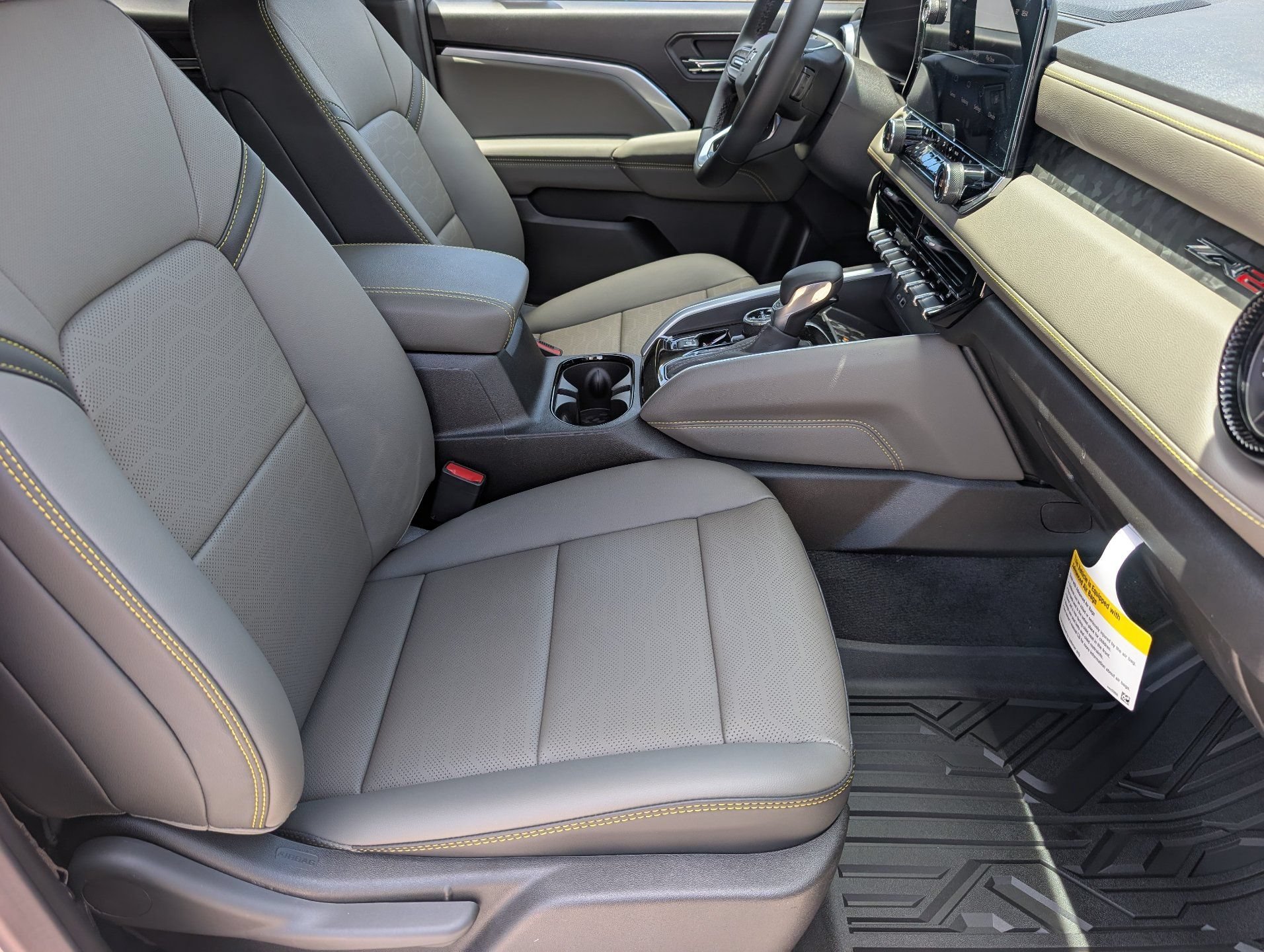 2026 Chevrolet Colorado ZR2 - Photo 13