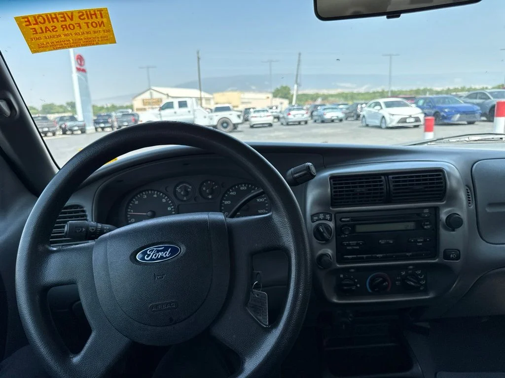 Used 2005 Dark Shadow Gray Clearcoat Metallic Ford XLT image 15