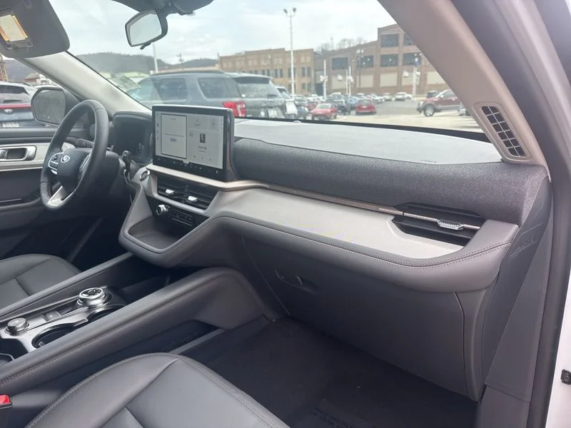 New 2026 Space White Metallic Ford Active image 20
