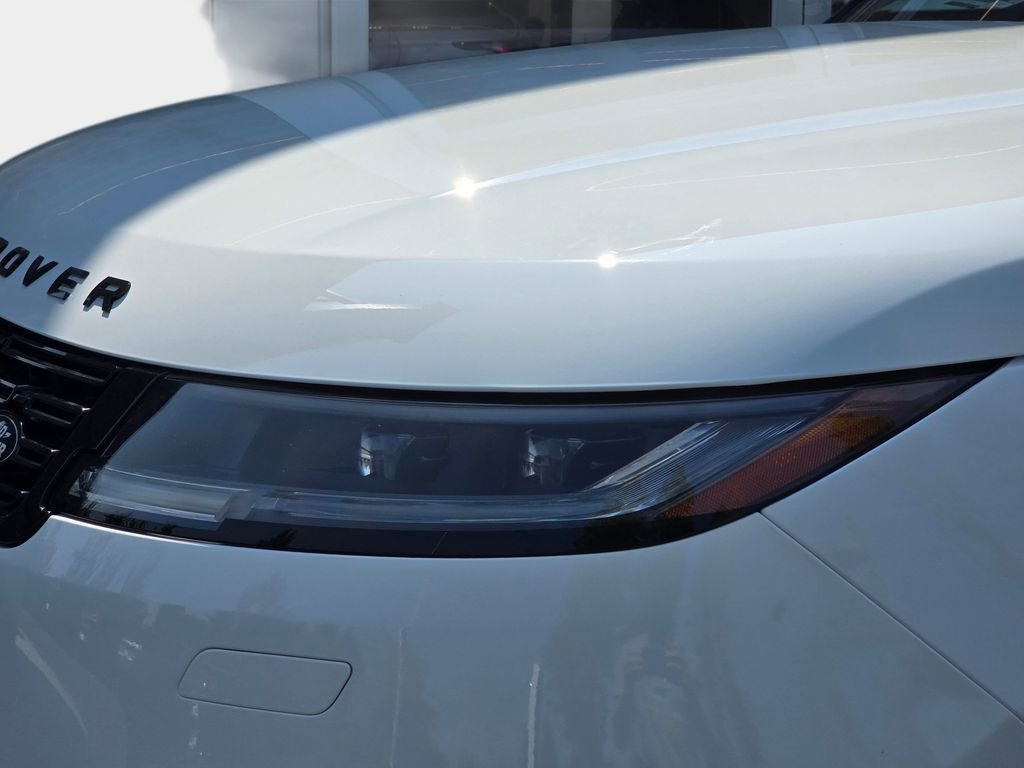New 2026 Fuji White LAND ROVER SE image 33