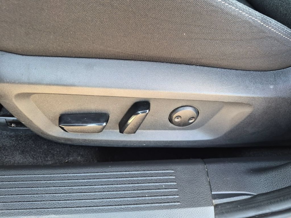 Used 2025 White Nissan SV image 12