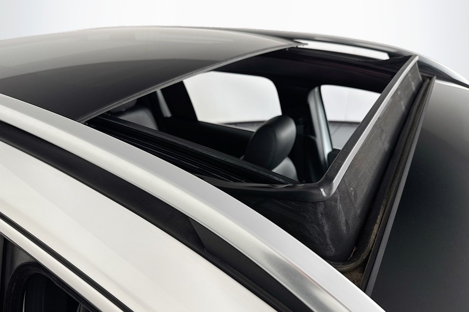 Used 2021 Polar White Mercedes-Benz 250 image 22