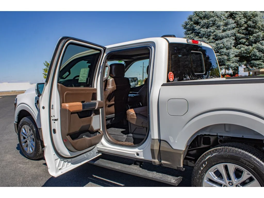 New 2026 Star White Metallic Tri-Coat Ford King Ranch image 17
