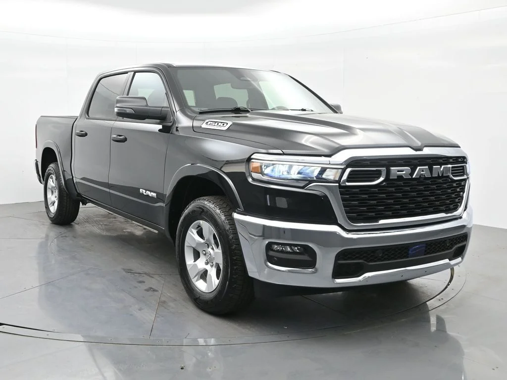 New 2026 Diamond Black Crystal Pearl-Coat Exterior Paint RAM Big Horn/Lone Star image 4
