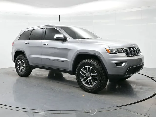 Used 2020 Billet Silver Metallic Clearcoat Jeep Limited image 1