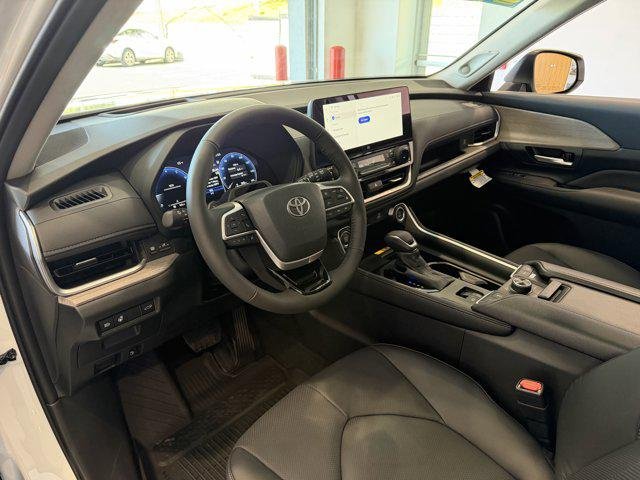 Certified Used 2026 WIND CHILL PEARL Toyota  image 47