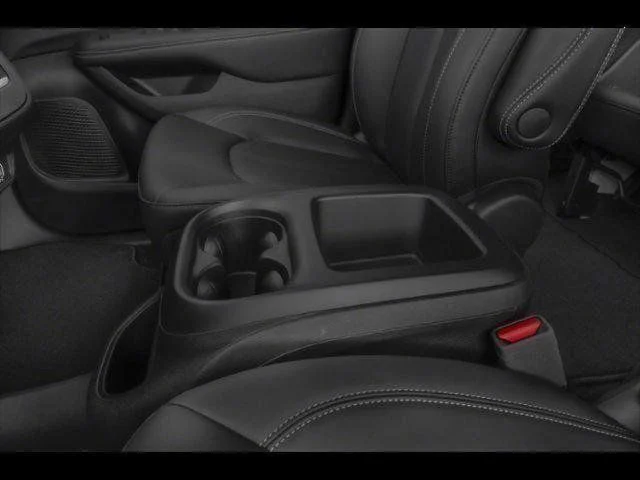 New 2026 Diamond Black Crystal Pearl-Coat Exterior Paint Chrysler Select image 18