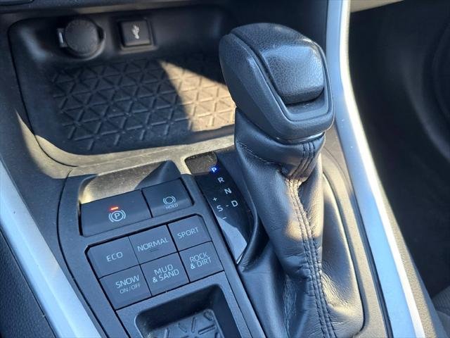 Certified Used 2022 MAGNETIC GRAY MET. Toyota  image 30