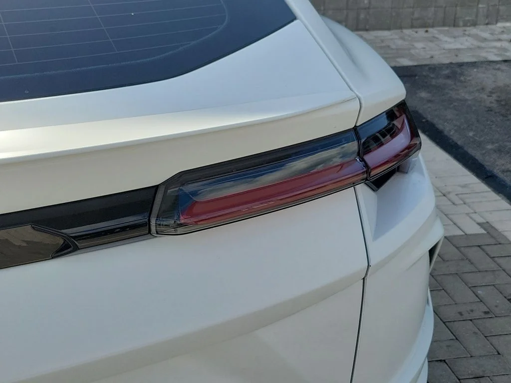 Used 2022 White Lamborghini Base image 5