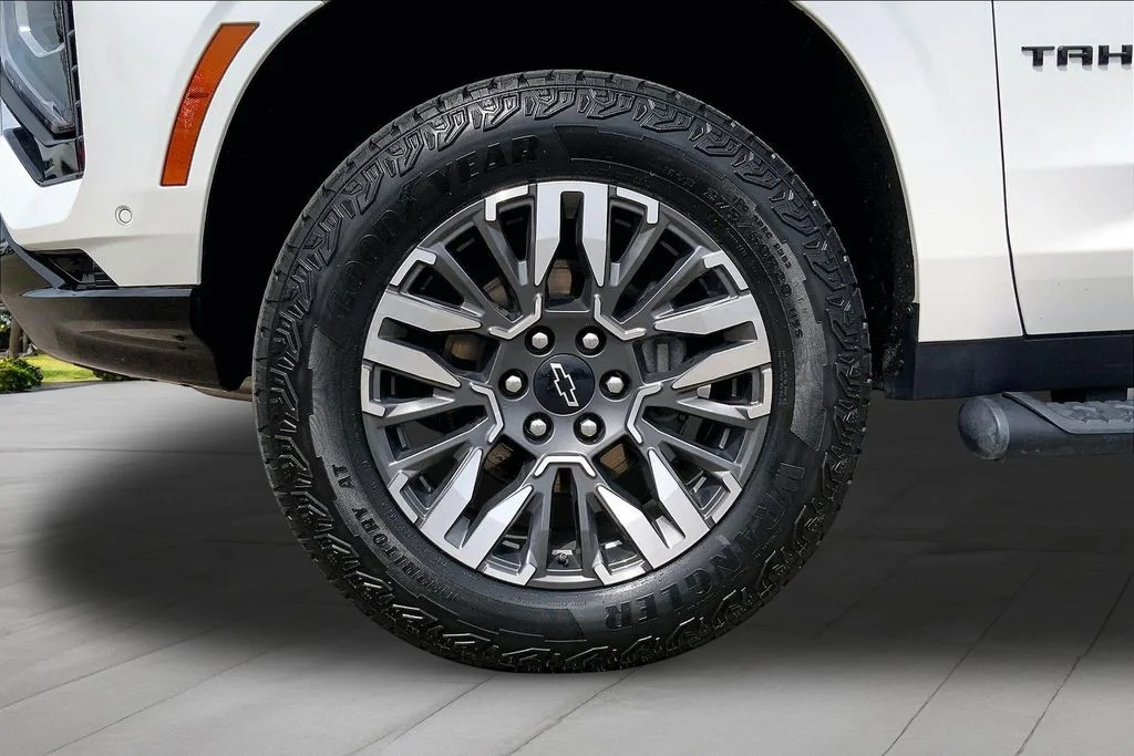 Used 2025 Beige Chevrolet Z71 image 34