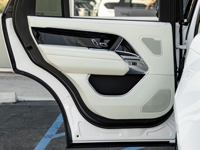 New 2026 Fuji White Land Rover SE image 24