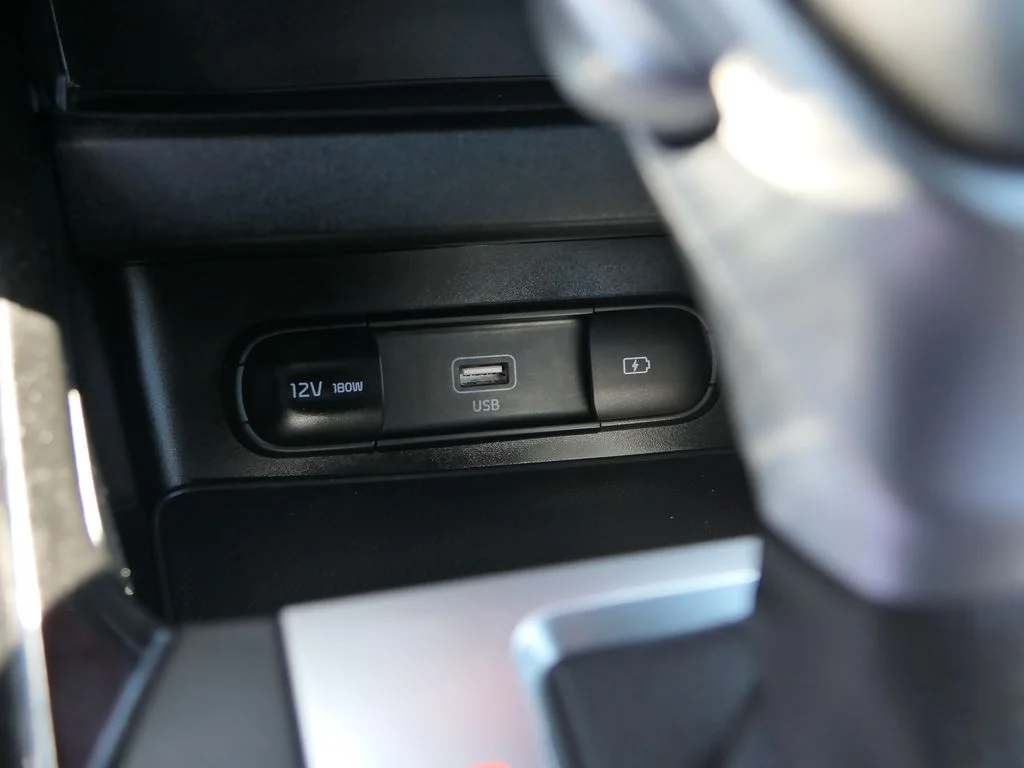 Used 2023 Snow White Pearl Kia GT-Line image 19