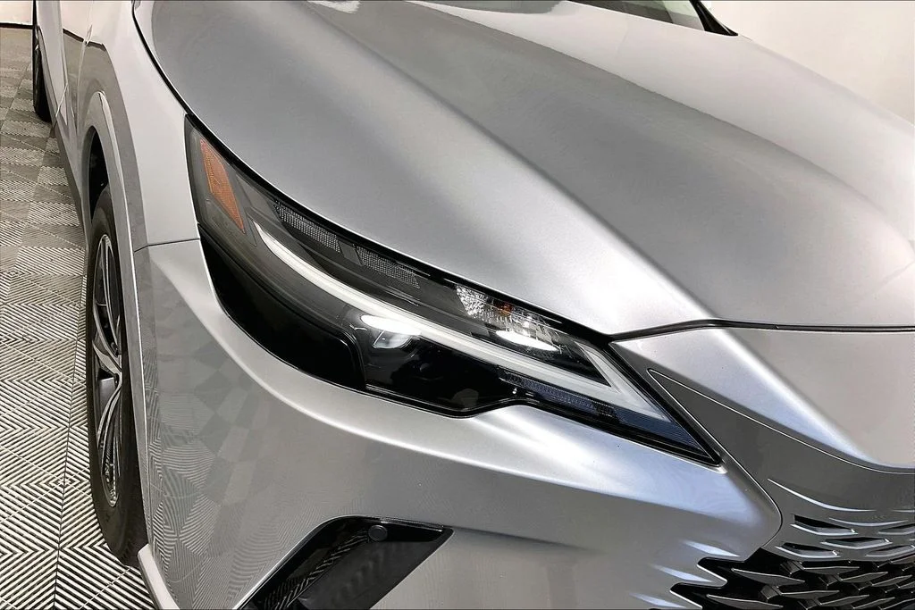 Used 2023  Lexus 350 image 27