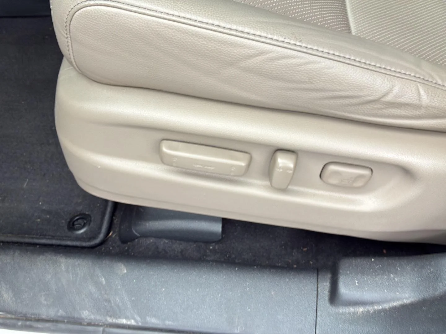 Used 2023 Platinum White Pearl Honda RTL image 8