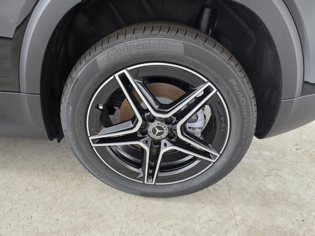 New 2026 Night Black Mercedes-Benz GLB 250 image 12