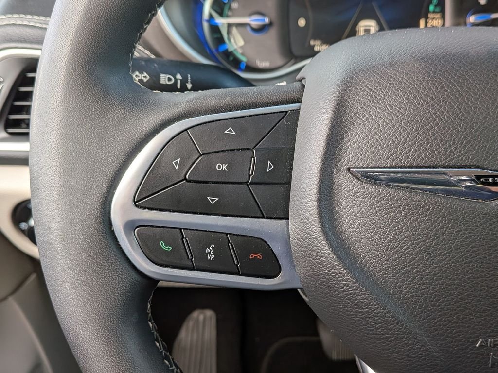 Used 2023 Gray Chrysler Touring L image 17