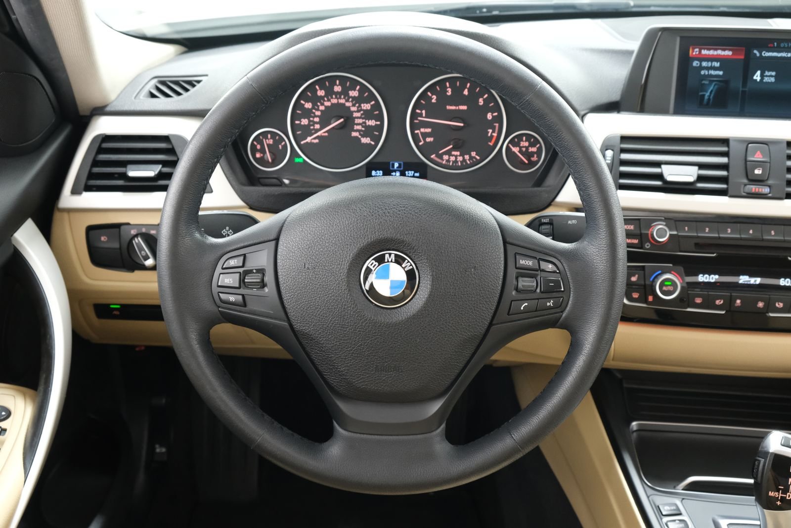 Used 2018 Alpine White BMW 320i xDrive image 12