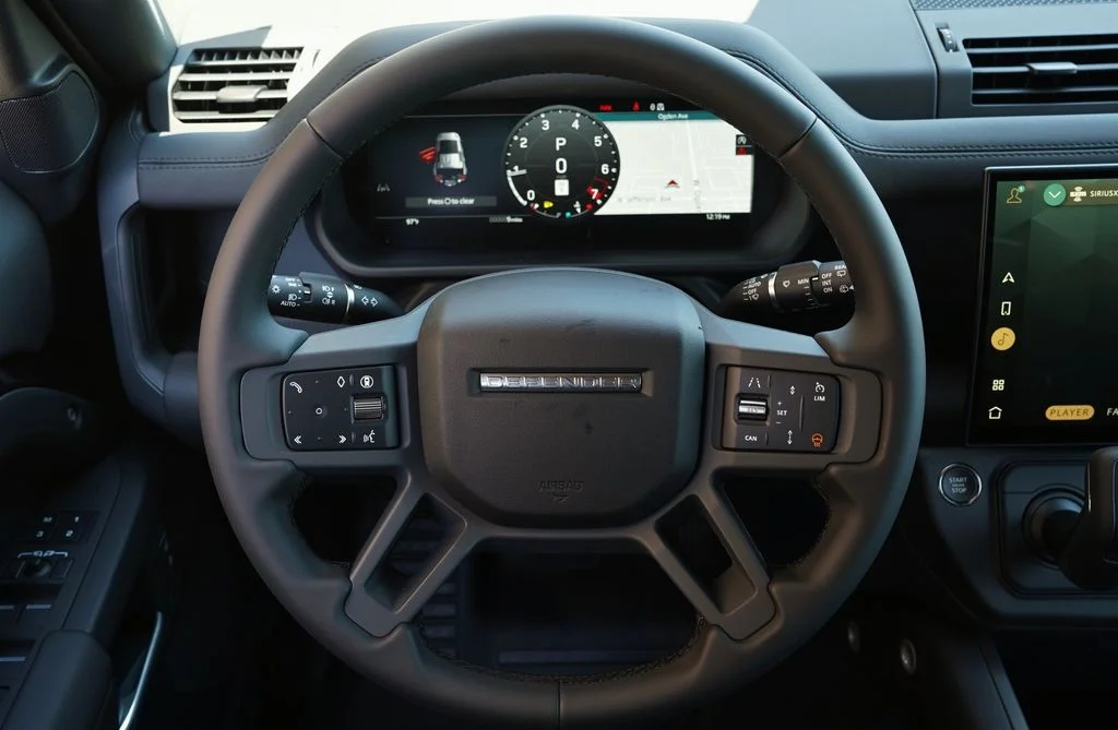 New 2026 Santorini Black Land Rover S image 17