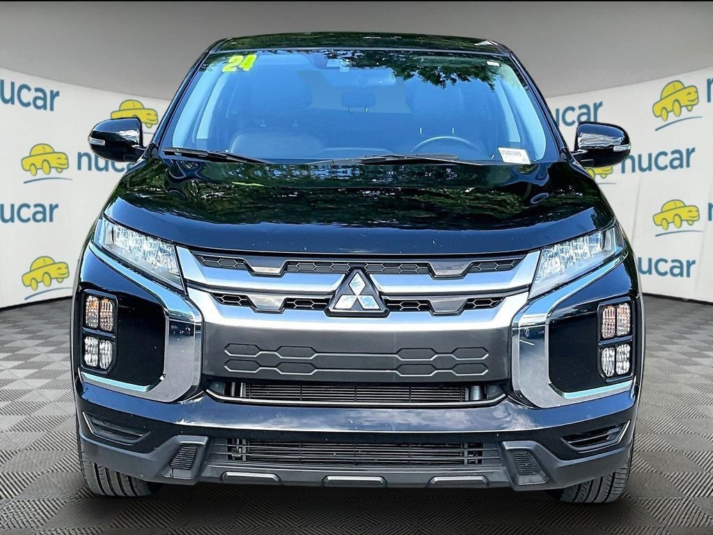 Used 2025 Gray Mitsubishi SE image 2