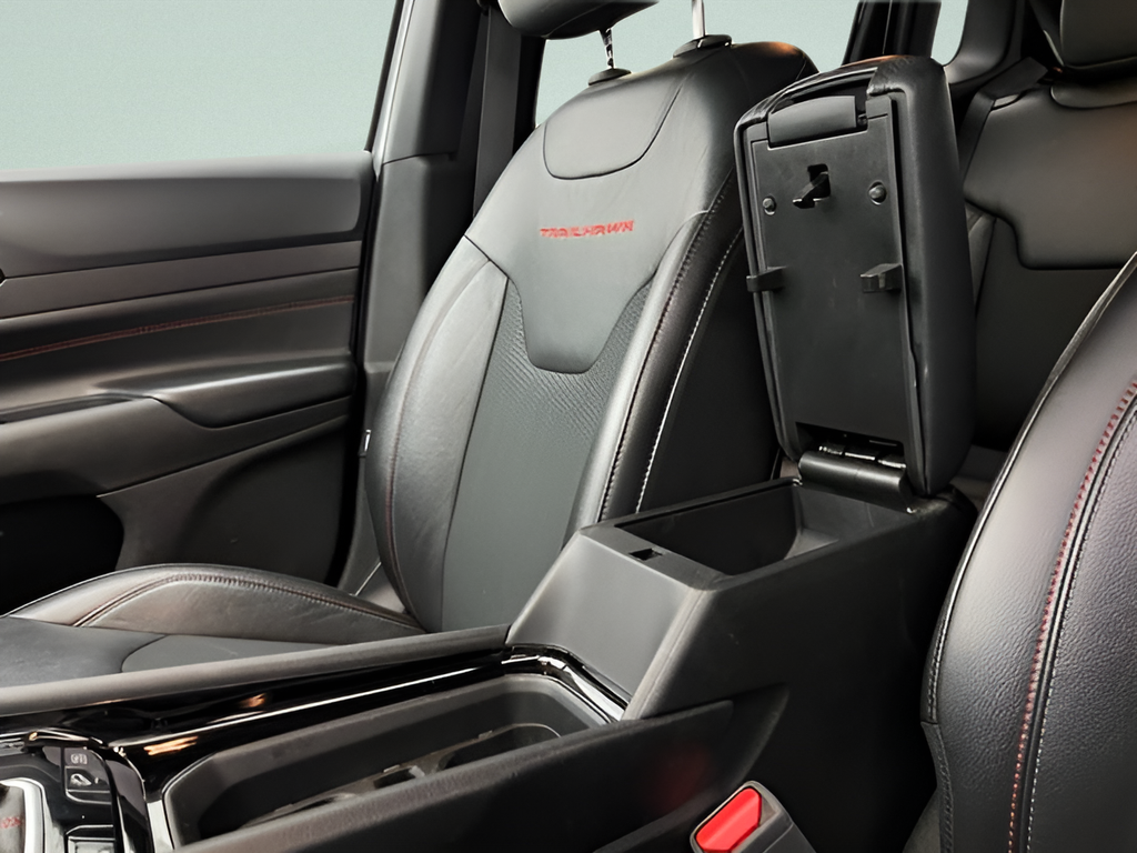 Used 2025 Silver Jeep Trailhawk image 34