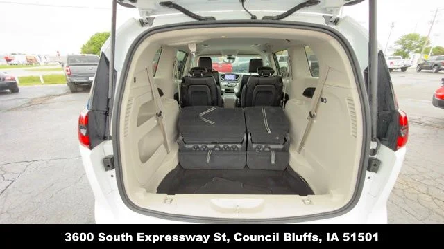 Used 2023 White Chrysler Touring L image 28