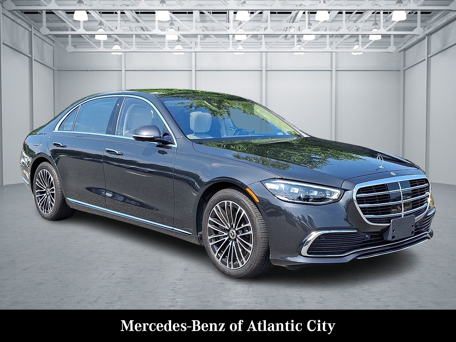 Certified Used 2023 Graphite Gray Metallic Mercedes-Benz 4MATIC® image 1