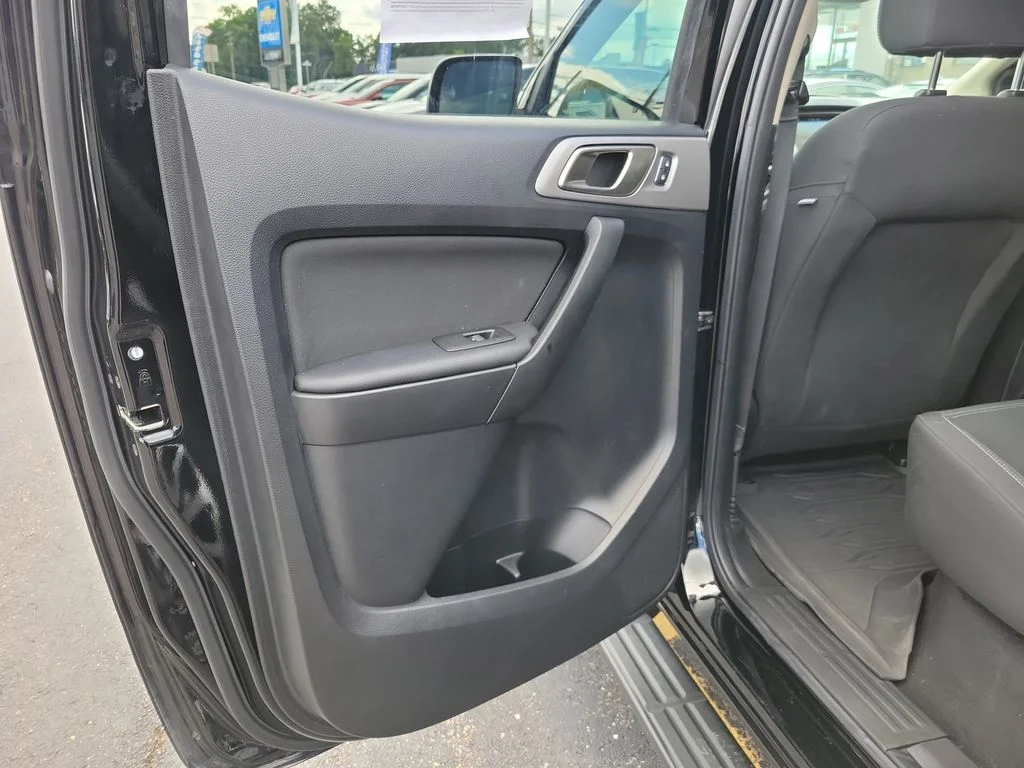 Used 2019 Black Ford XLT image 19