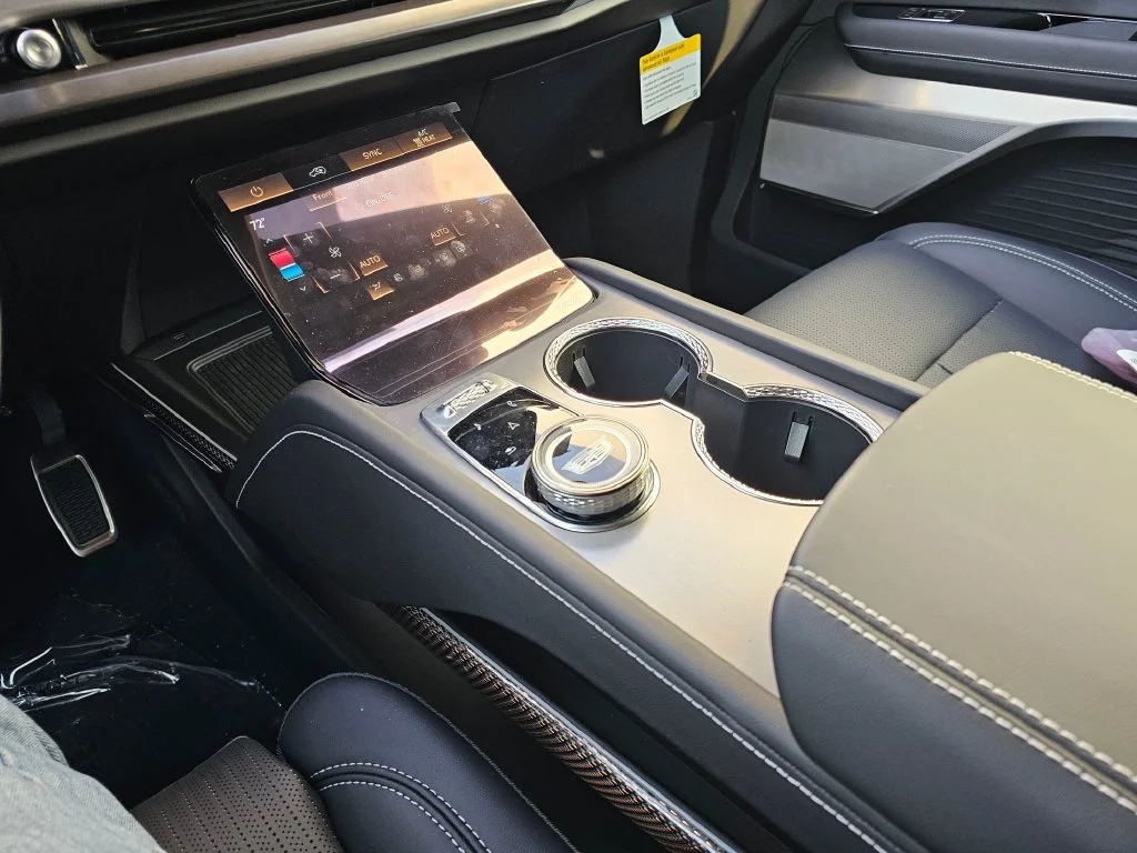2027 Cadillac VISTIQ Sport - Photo 28