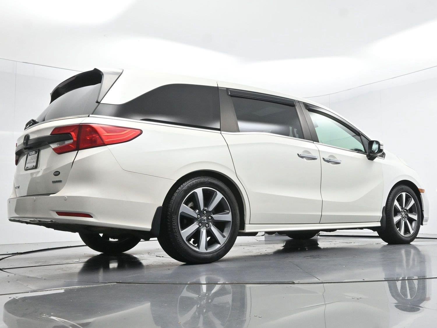 Used 2019 White Diamond Pearl Honda Touring image 57