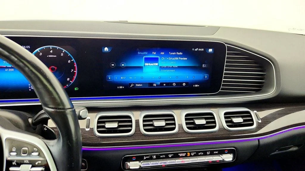 Used 2020 Brilliant Blue Metallic Mercedes-Benz GLE 350 4MATIC® SUV w/ Burmester Audio & Premium Pkg image 16