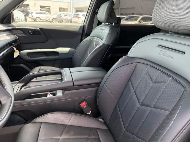 New 2027 Glacial White Pearl Kia X-LINE SX image 16