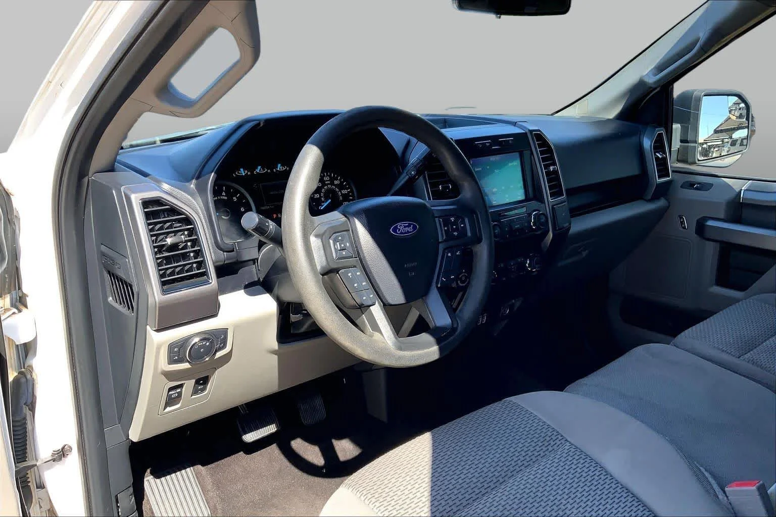 Used 2020 Oxford White Ford XLT image 16
