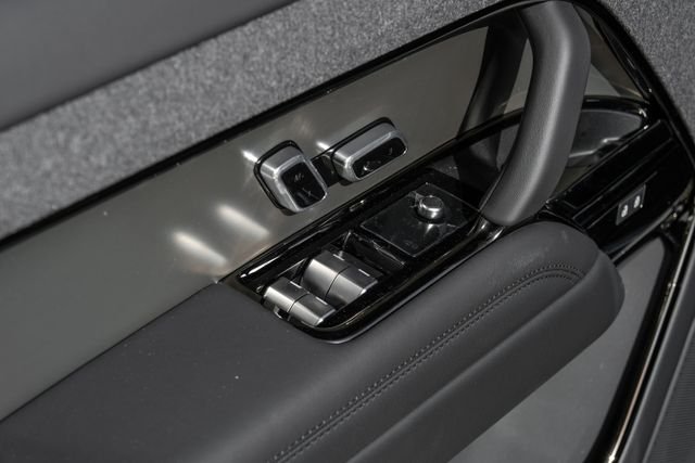 New 2026  Land Rover SE image 55